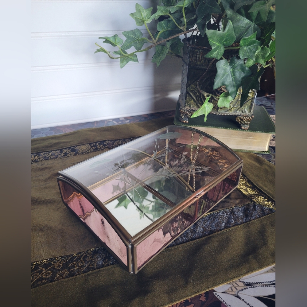 Vintage glass and brass jewelry box - Picture 3 of 3